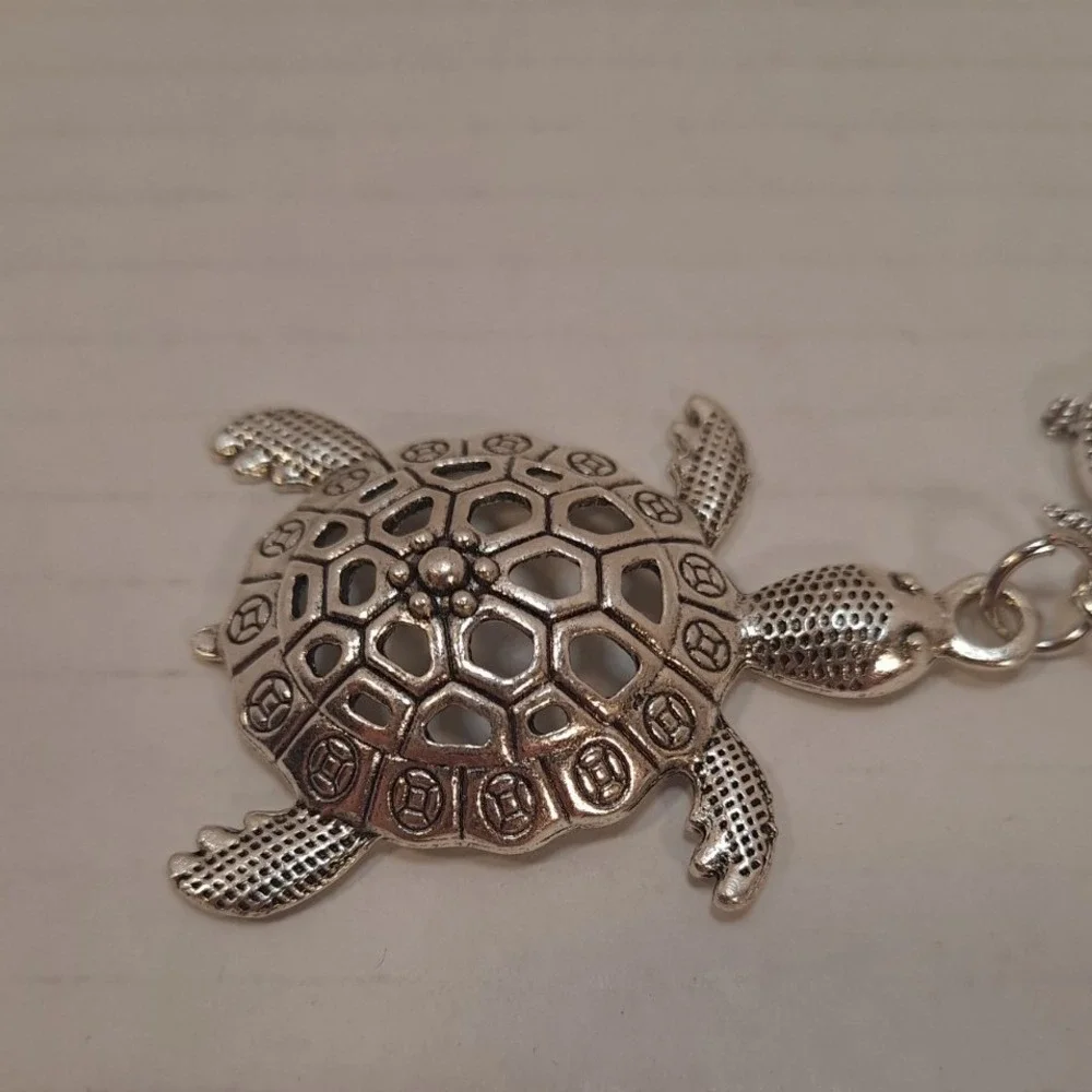 New In Packaging 1pc Sea Turtle With Baby And Green Stone Keychain W/Octopus Sty